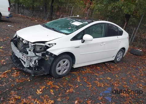 2011 Toyota Prius Three z USA, uszkodzony, nr VIN JTDKN3DU3B0281514